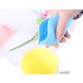 13709 Travelsky Eco Cup For Tooth Brush Leaf Shaped Portable Silicon Cup Silicone Tooth Cup