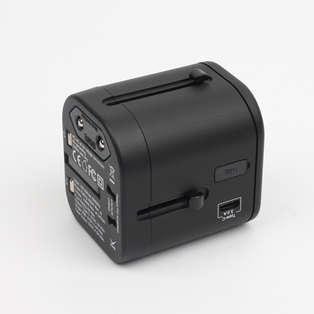 13685C Universal Travel Adapter Socket Plugs Multi Plug Outlet 4500mA Worldwide Wall USB Charger